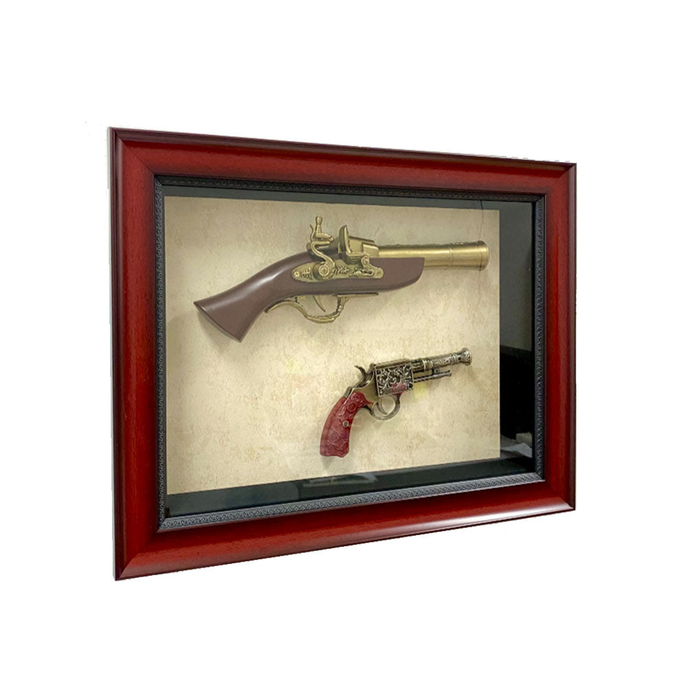 Armas vintage em uma decoração de parede de estrutura (conjunto de 2)